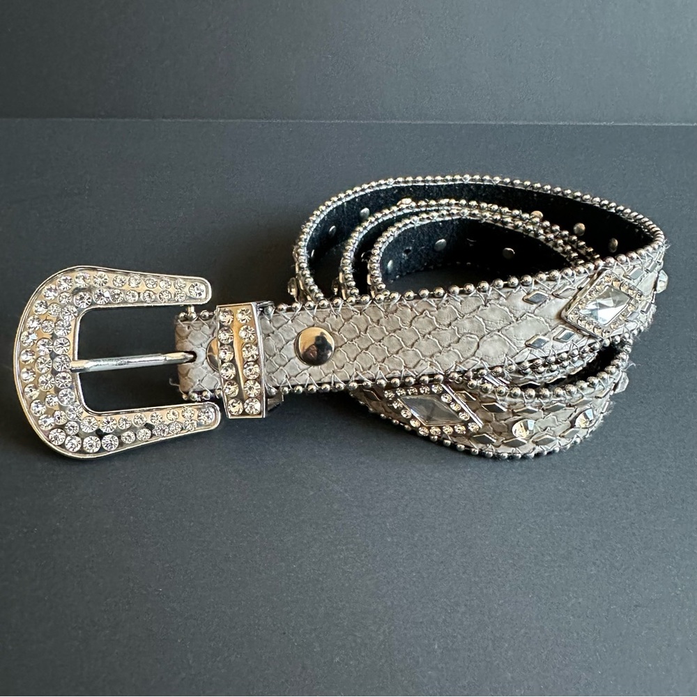Gray Leather Rhinestone Snakeskin Pattern Belt Women’s Size Large